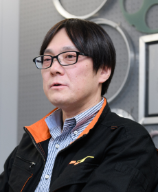 山下 泰弘 氏