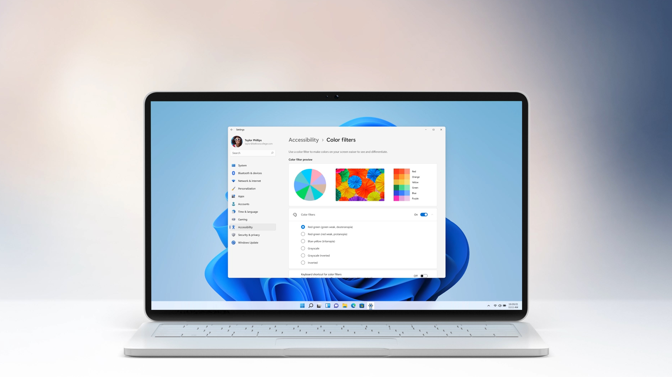 Windows 11を搭載したノートパソコンの画面